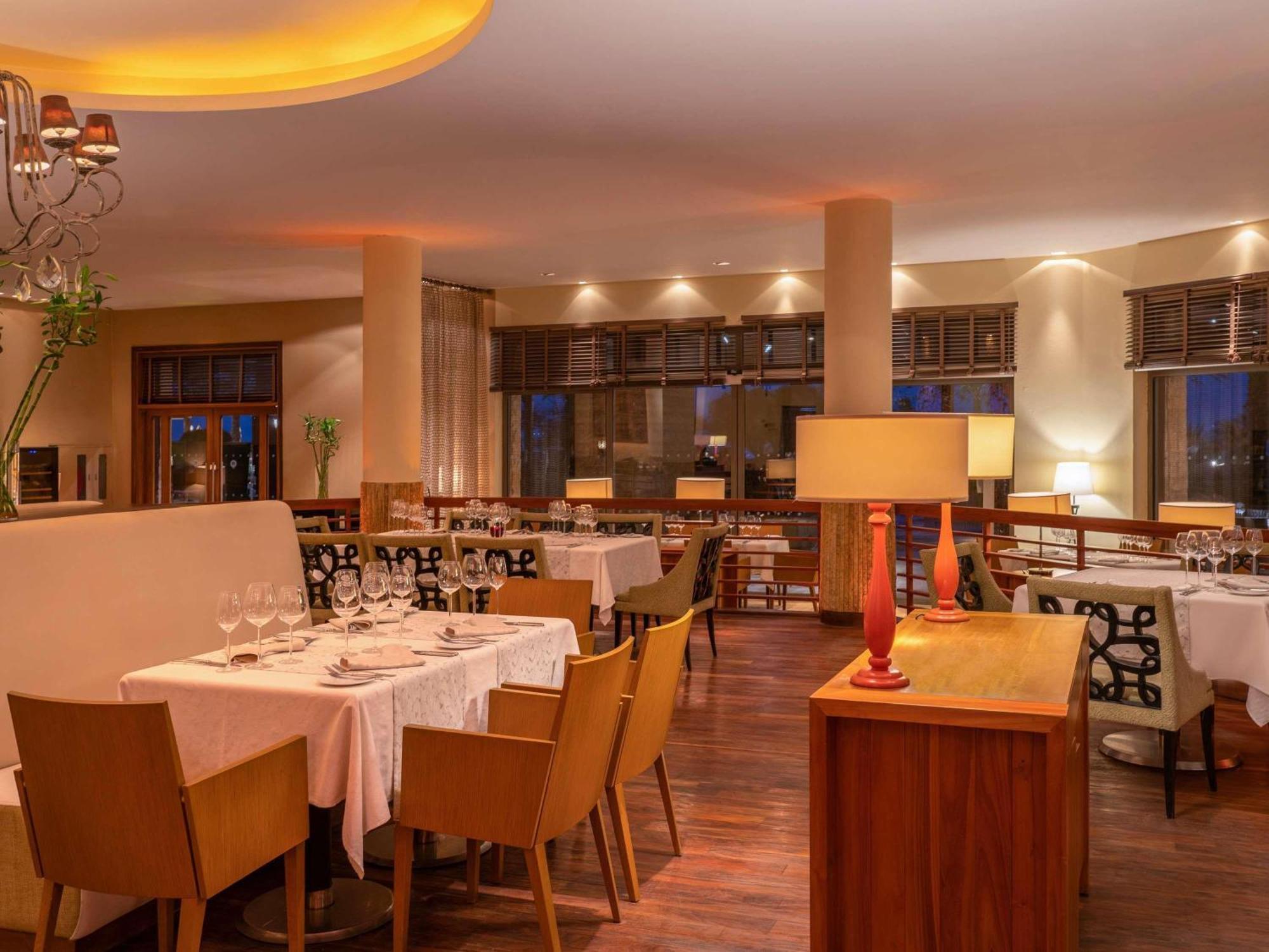 Moevenpick & Tala Bay 5* Áqaba